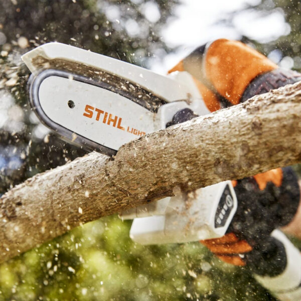 Трион STIHL верижен акумулаторен с 1 батерия и зарядно, 10.8 V, 2.6 Ah, 10 см, 1/4 „, GTA 26