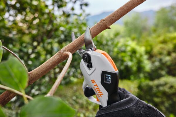 Акумулаторна ножица с батерия AS 2 и зарядно AL 1, STIHL ASA 20 /VA050116211/