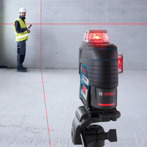 Нивелир лазерен линеен Bosch с 3 лъча с 1 батерия и зарядно, 30 м, 120 м, 0.2 мм/м, Bluetooth, GLL 3-80 C