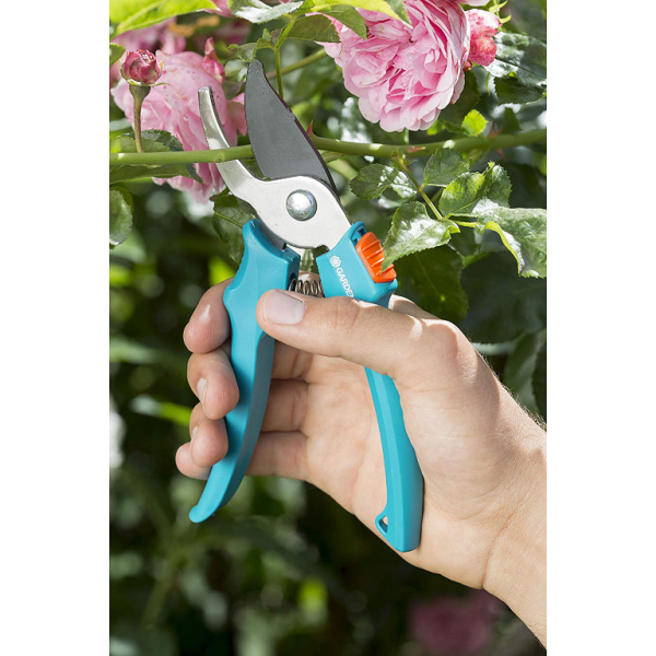 Ножица градинска Gardena за израстъци и издънки с ъглова глава ф 18 мм, Classic