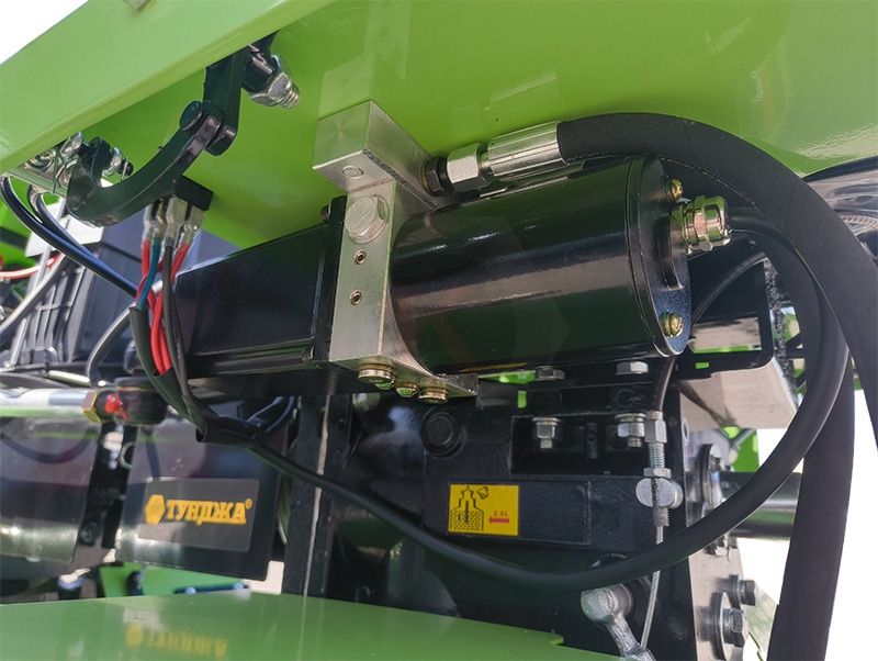 Дизелов четириколесен мотоблок ТУНДЖА 300ДЕ, 12 hp, гуми 19/7-8